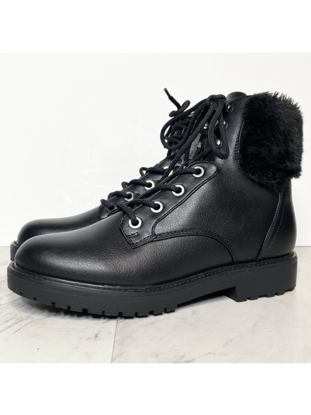 New! Bandolino Livia Lace Up Faux Fur Cuff Black Bootie 9M